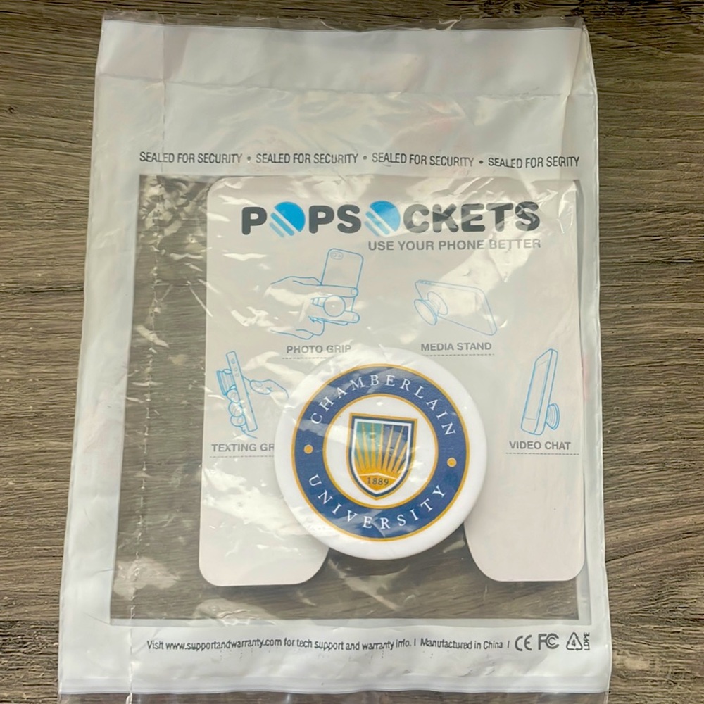 Chamberlain University Pop Socket grip Chamberlain College of Nursing